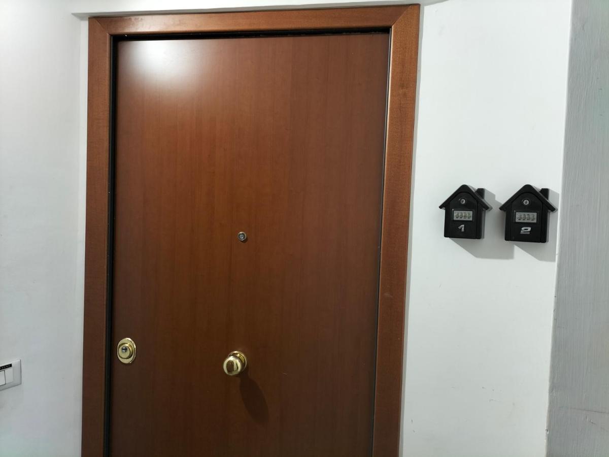 ポンテ・ガレリア The House Fiera Di Roma Aeroporto Fiumicino Bed & Breakfast エクステリア 写真