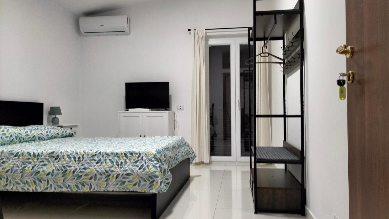 ポンテ・ガレリア The House Fiera Di Roma Aeroporto Fiumicino Bed & Breakfast エクステリア 写真