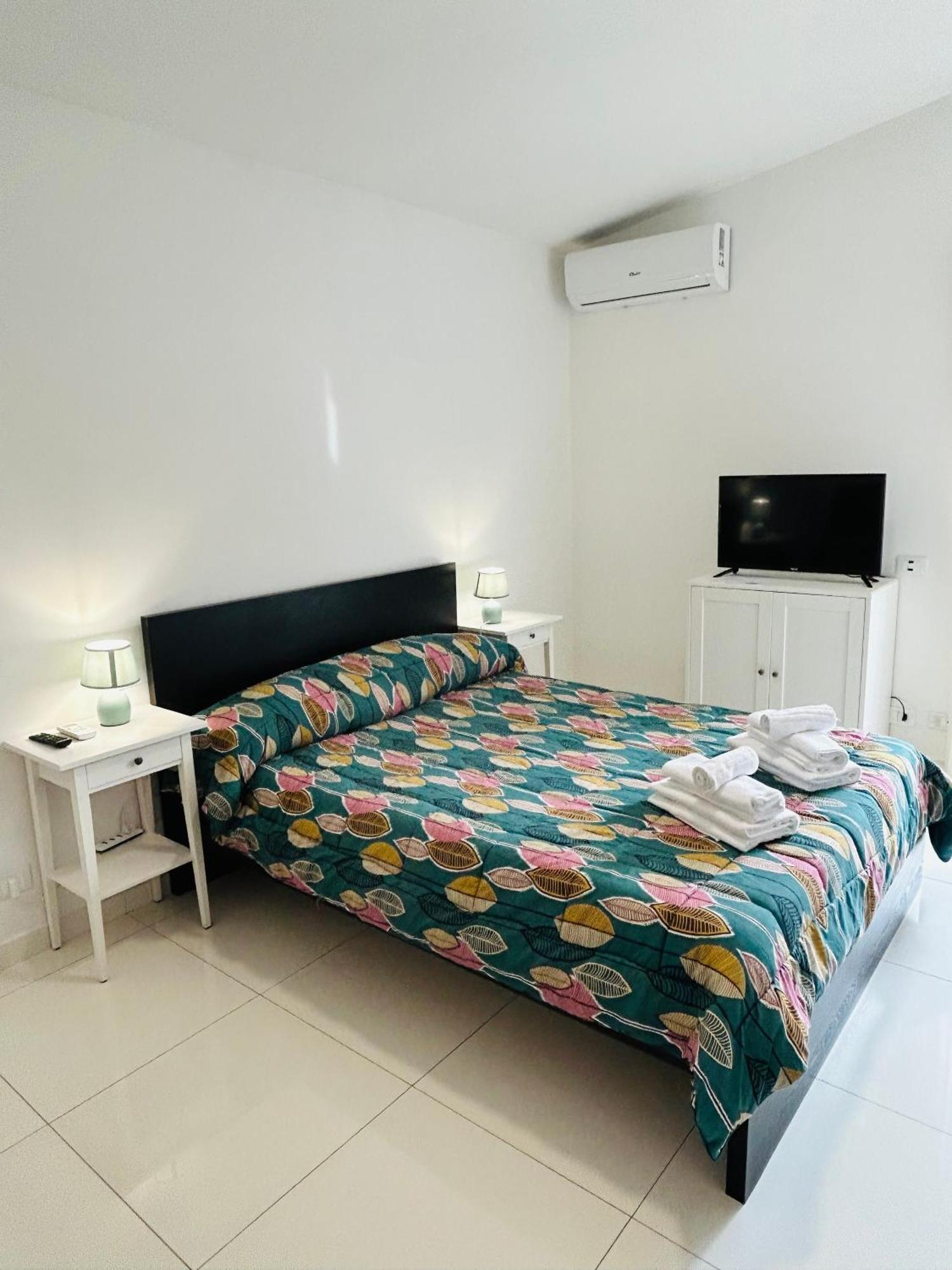 ポンテ・ガレリア The House Fiera Di Roma Aeroporto Fiumicino Bed & Breakfast エクステリア 写真