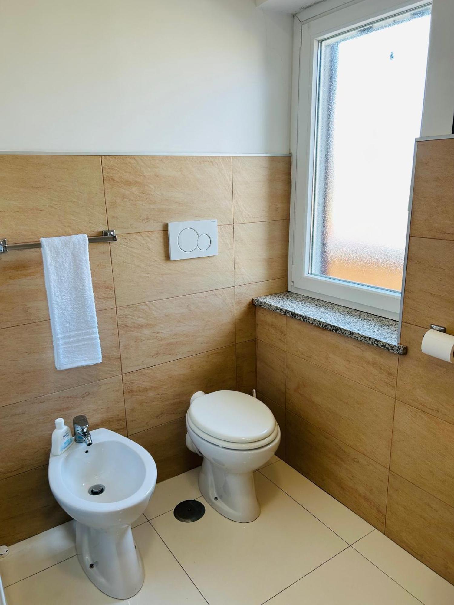 ポンテ・ガレリア The House Fiera Di Roma Aeroporto Fiumicino Bed & Breakfast エクステリア 写真